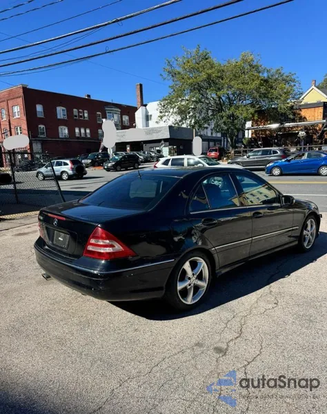 2006 Mercedes-Benz C 230 from USA, damaged, VIN WDBRF52H16F763400